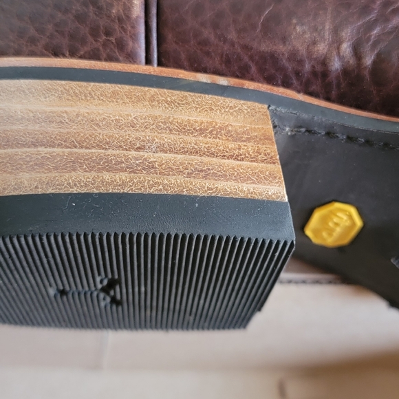 Men's size 10.5 - Picture 5 of 15